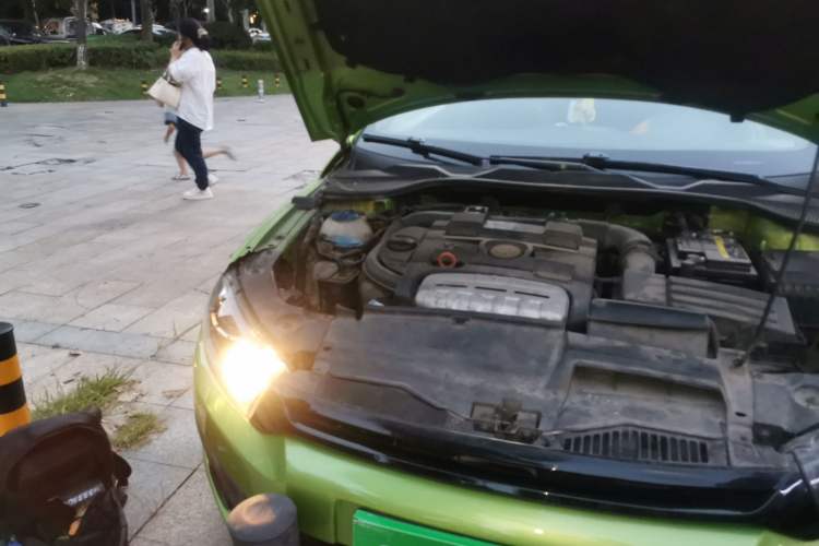 Used Volkswagen Scirocco 2009 1.4 TSI Luxury Edition Engine Bay Right