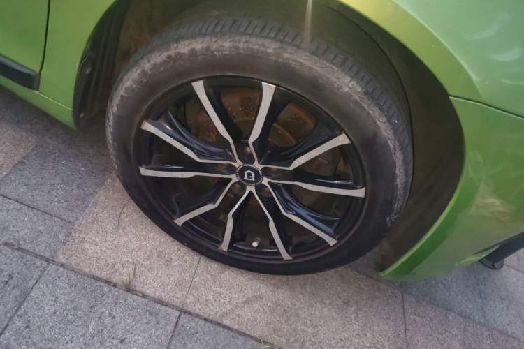 Used Volkswagen Scirocco 2009 1.4 TSI Luxury Edition Right Front Wheel Hub