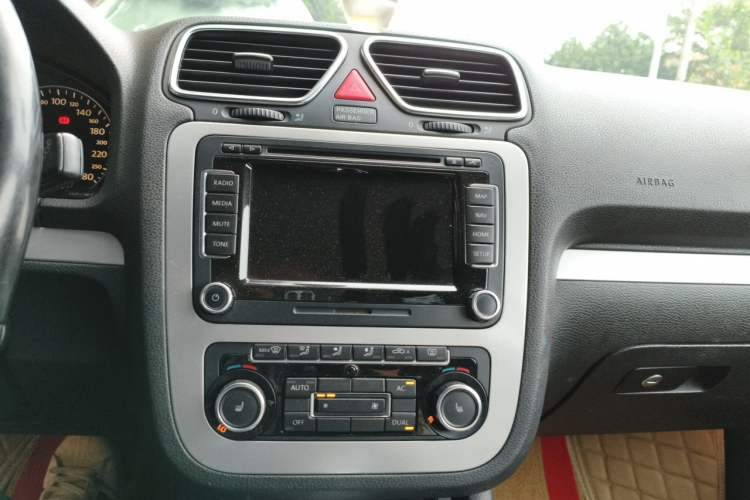 Used Volkswagen Scirocco 2009 1.4 TSI Luxury Edition Audio And AC Panel