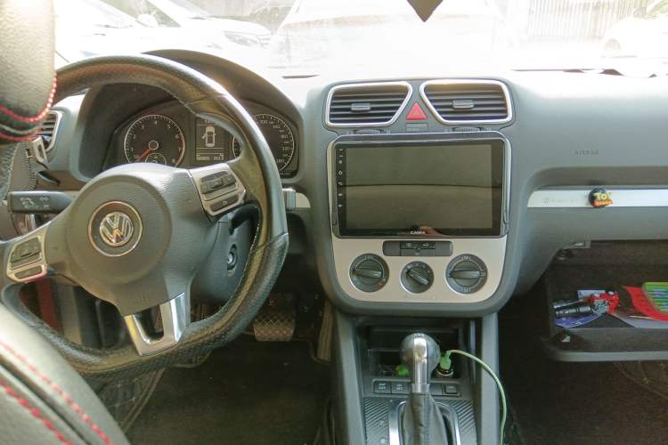 Used Volkswagen Scirocco 2009 1.4 TSI Trend Edition Center Console