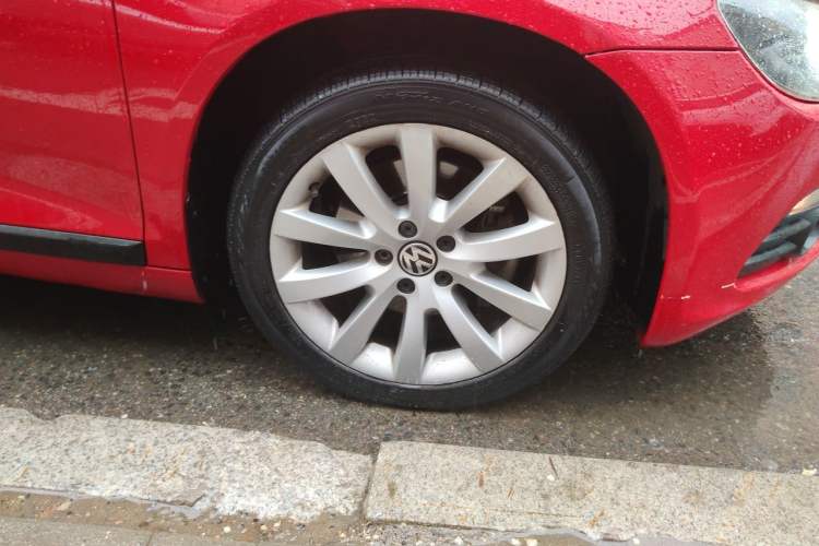 Used Volkswagen Scirocco 2009 1.4 TSI Trend Edition Right Front Wheel Hub