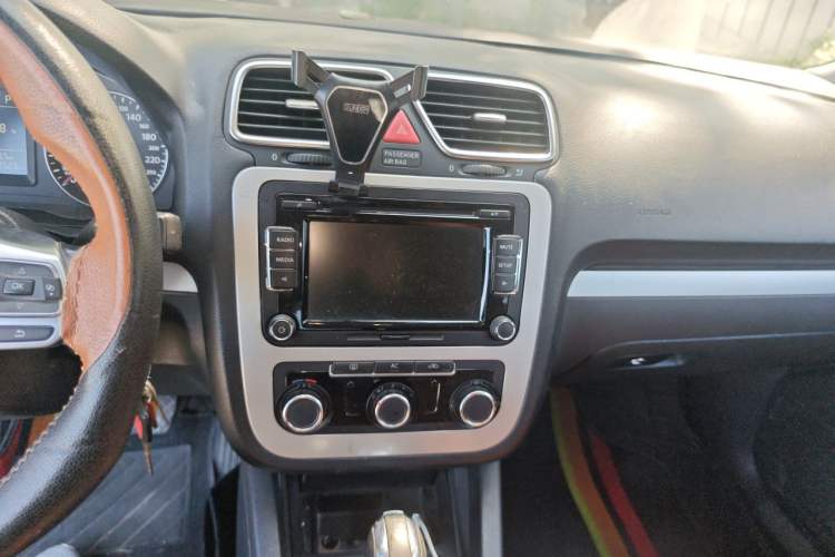 Used Volkswagen Scirocco 2009 1.4 TSI Trend Edition Audio And AC Panel