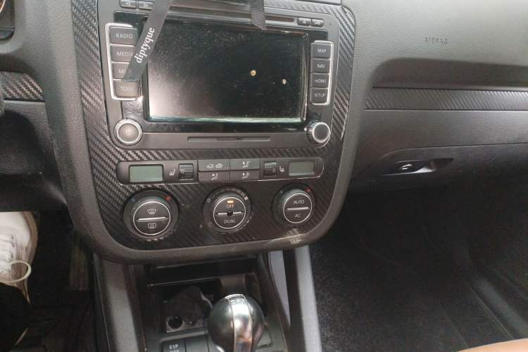 Used Volkswagen Scirocco 2009 1.4 TSI Trend Edition Audio And AC Panel