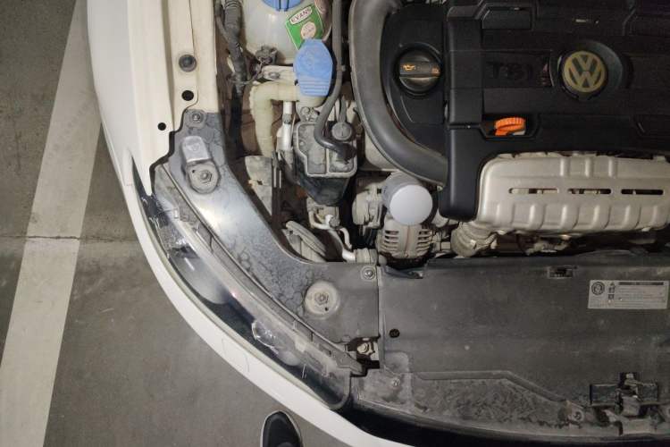 Used Volkswagen Scirocco 2009 1.4 TSI Luxury Edition Engine Bay Right