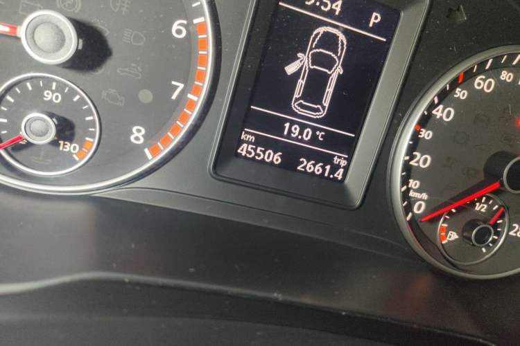 Used Volkswagen Scirocco 2009 1.4 TSI Luxury Edition Odometer Close Up