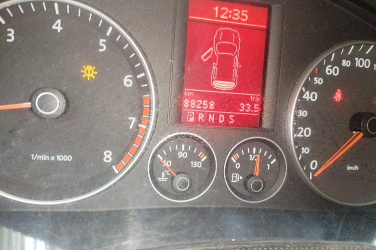 Used Volkswagen Scirocco 2009 1.4 TSI Trend Edition Odometer Close Up