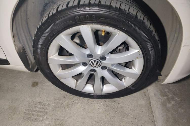 Used Volkswagen Scirocco 2009 1.4 TSI Luxury Edition Right Front Wheel Hub