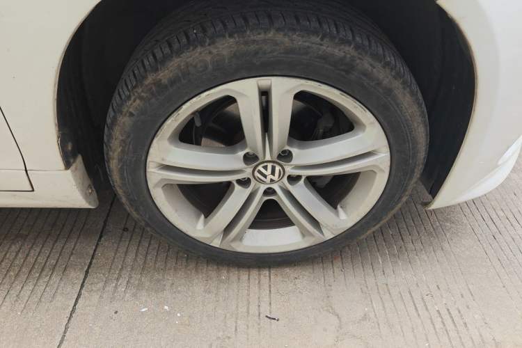 Used Volkswagen Scirocco 2009 1.4 TSI Trend Edition Right Front Wheel Hub