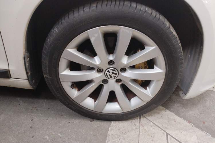 Used Volkswagen Scirocco 2009 1.4 TSI Trend Edition Right Front Wheel Hub