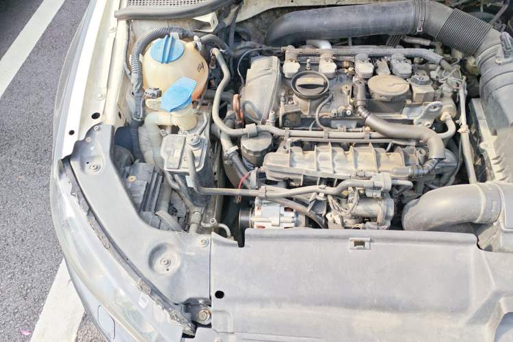 Used Volkswagen Scirocco 2010 2.0 TSI Sport Edition Engine Bay Right