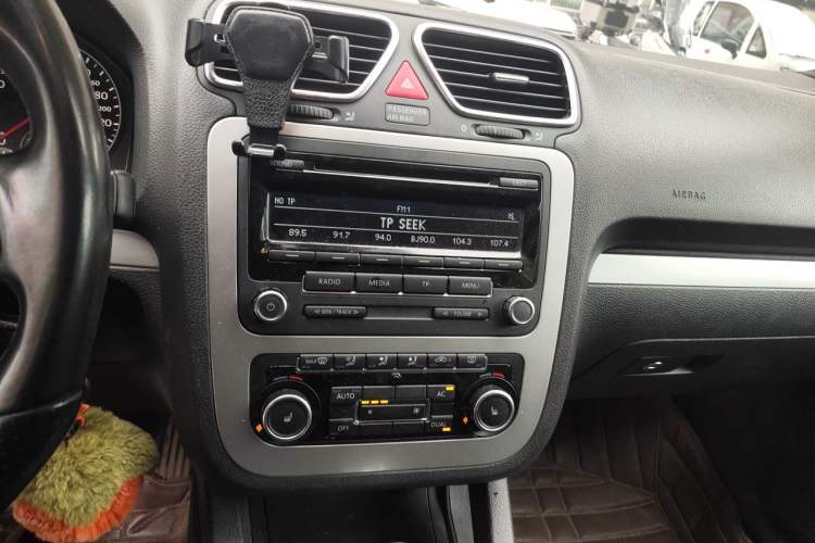 Used Volkswagen Scirocco 2010 2.0 TSI Sport Edition Audio And AC Panel