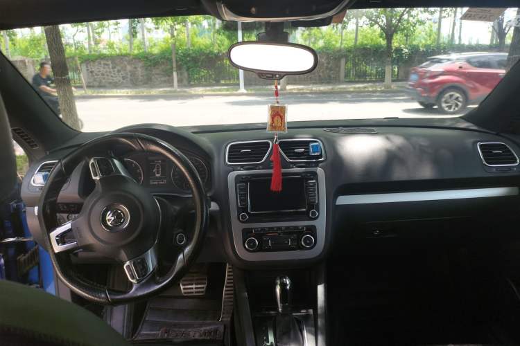 Used Volkswagen Scirocco 2010 2.0 TSI Luxury Edition Center Console