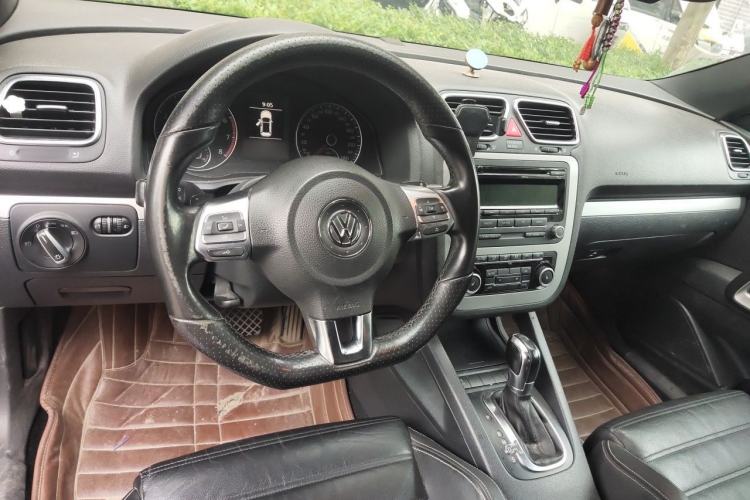 Used Volkswagen Scirocco 2010 2.0 TSI Sport Edition Center Console