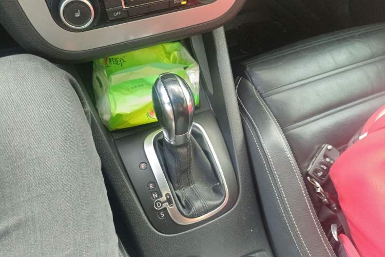 Used Volkswagen Scirocco 2010 2.0 TSI Luxury Edition Gear Lever
