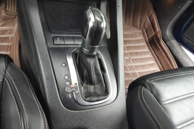 Used Volkswagen Scirocco 2010 2.0 TSI Sport Edition Gear Lever