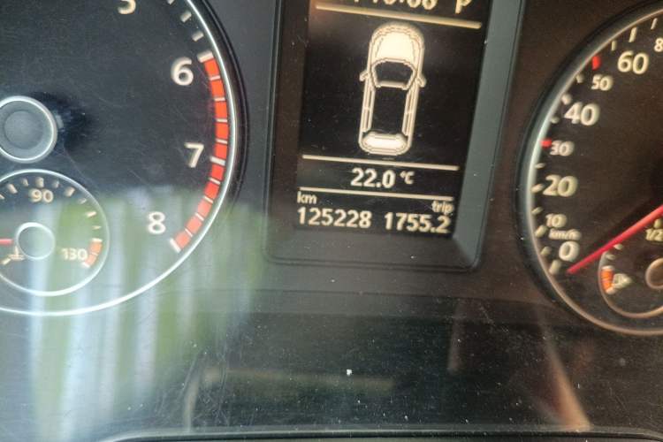 Used Volkswagen Scirocco 2010 2.0 TSI Luxury Edition Odometer Close Up