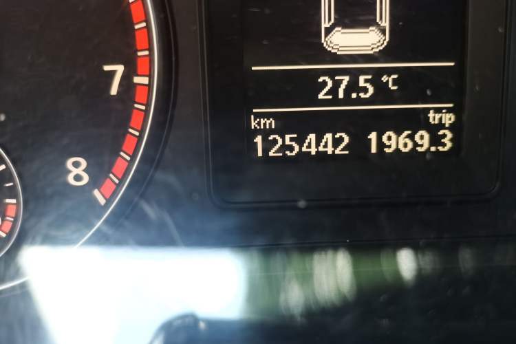 Used Volkswagen Scirocco 2010 2.0 TSI Luxury Edition Odometer Close Up
