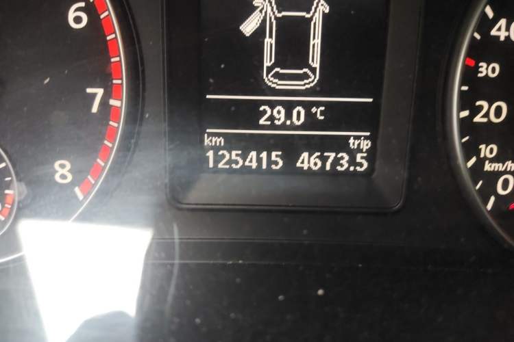 Used Volkswagen Scirocco 2010 2.0 TSI Sport Edition Odometer Close Up