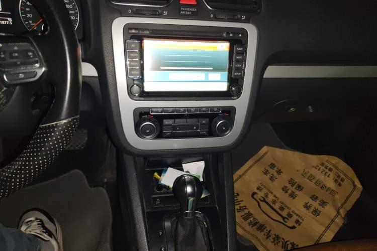 Used Volkswagen Scirocco 2010 2.0 TSI Sport Edition Audio And AC Panel