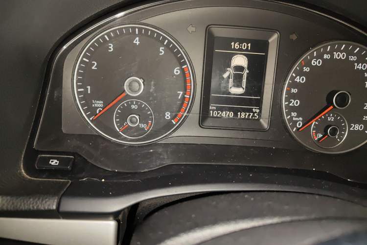 Used Volkswagen Scirocco 2010 2.0 TSI Sport Edition Odometer Close Up