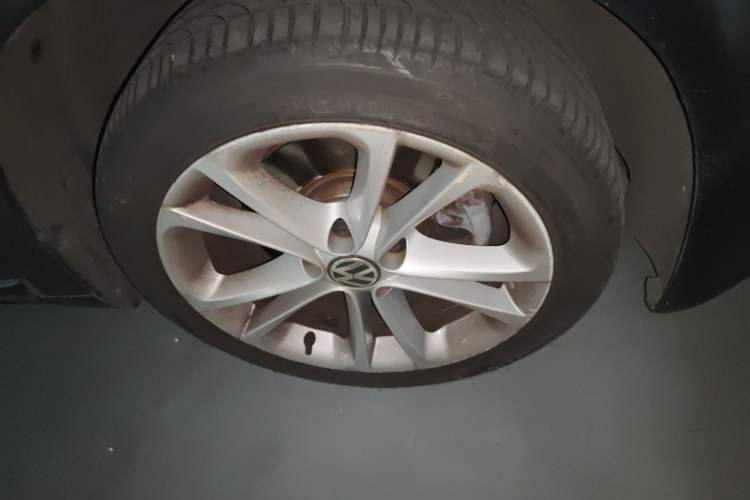 Used Volkswagen Scirocco 2010 2.0 TSI Sport Edition Right Front Wheel Hub