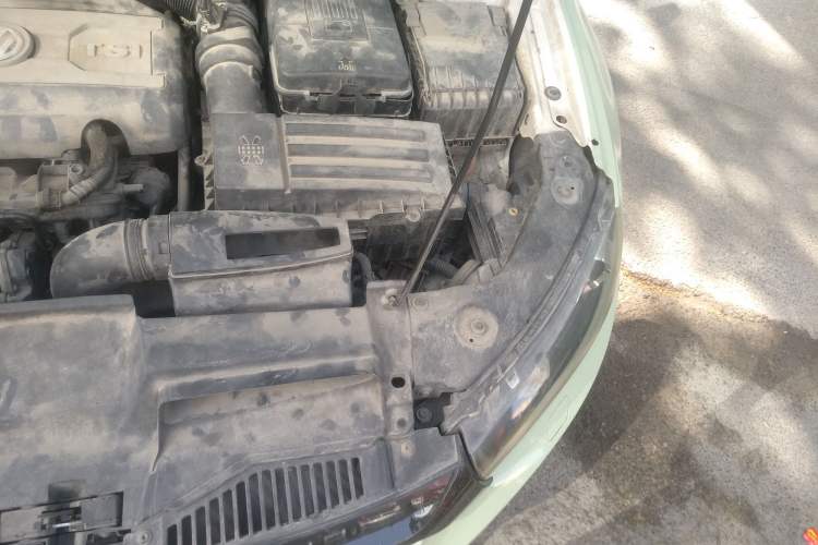 Used Volkswagen Scirocco 2010 2.0 TSI Luxury Edition Engine Bay Left