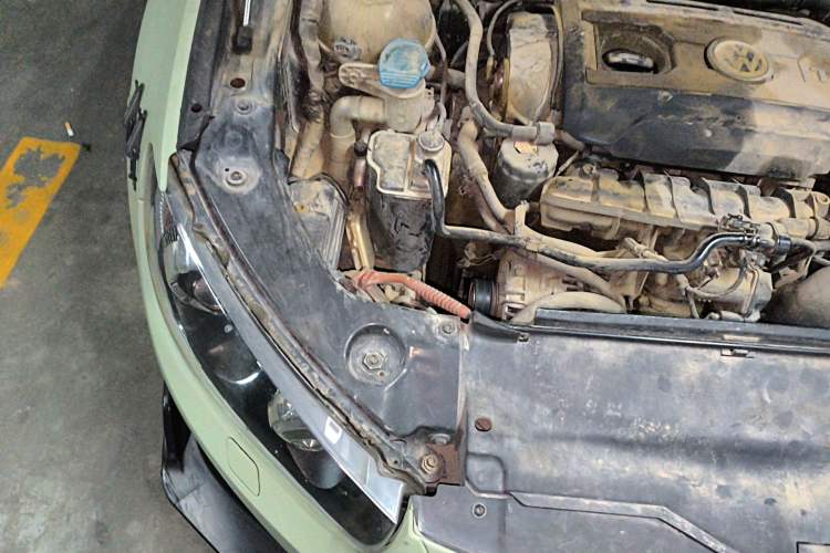 Used Volkswagen Scirocco 2010 2.0 TSI Luxury Edition Engine Bay Right