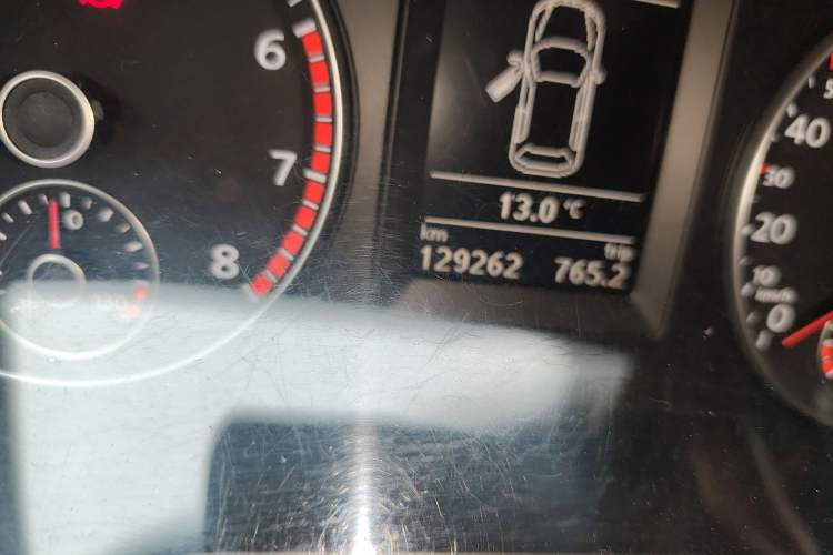 Used Volkswagen Scirocco 2010 2.0 TSI Luxury Edition Odometer Close Up