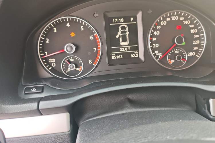 Used Volkswagen Scirocco 2010 2.0 TSI Sport Edition Odometer Close Up