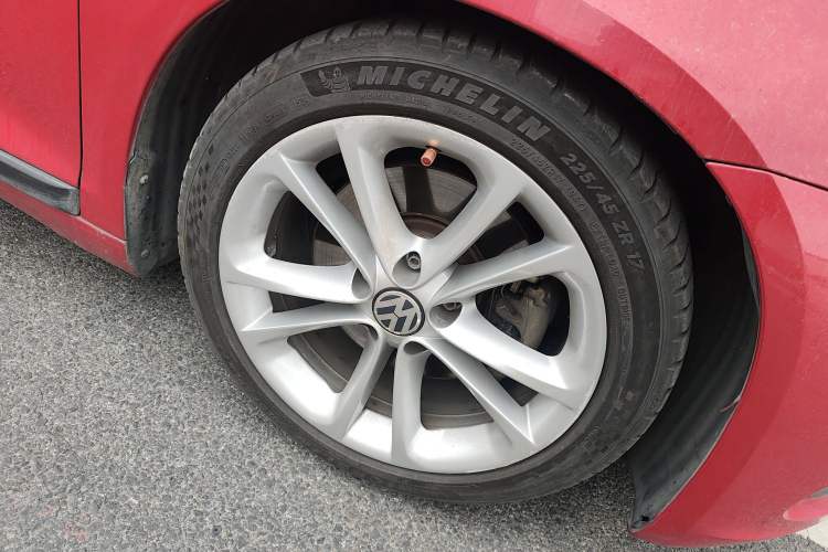 Used Volkswagen Scirocco 2010 2.0 TSI Luxury Edition Right Front Wheel Hub