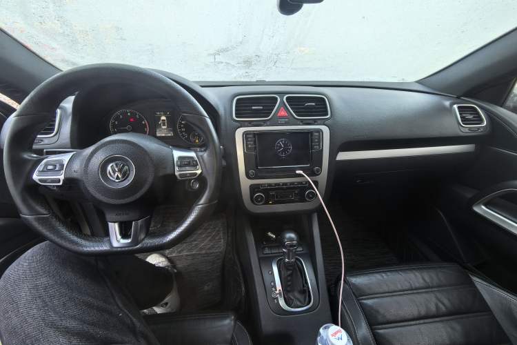 Used Volkswagen Scirocco 2010 2.0 TSI Luxury Edition Center Console