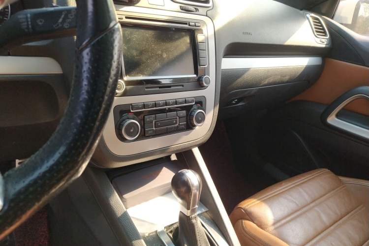 Used Volkswagen Scirocco 2010 2.0 TSI Luxury Edition Audio And AC Panel