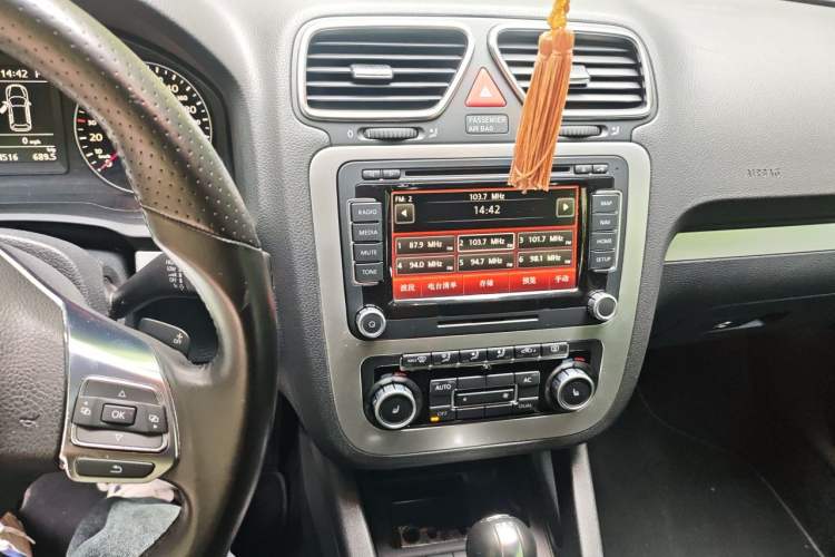 Used Volkswagen Scirocco 2010 2.0 TSI Luxury Edition Audio And AC Panel