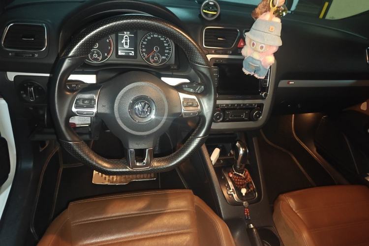 Used Volkswagen Scirocco 2010 2.0 TSI Luxury Edition Center Console