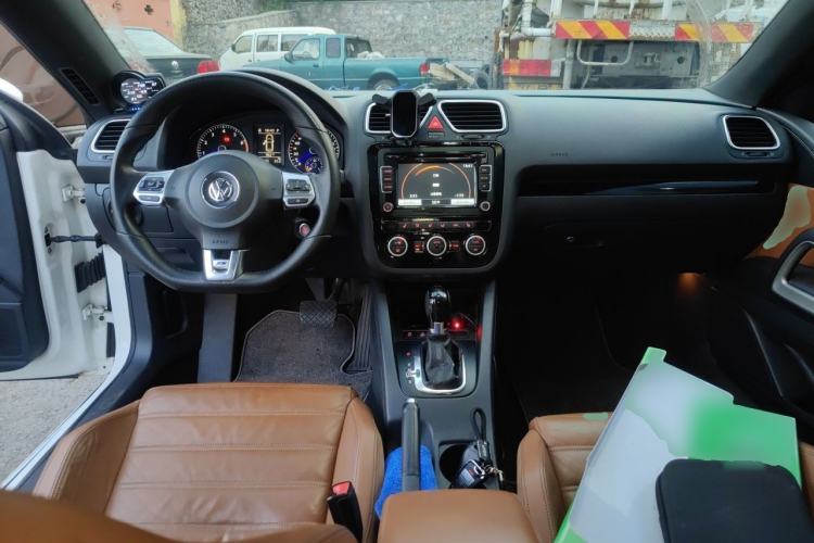 Used Volkswagen Scirocco 2010 2.0 TSI Luxury Edition Center Console