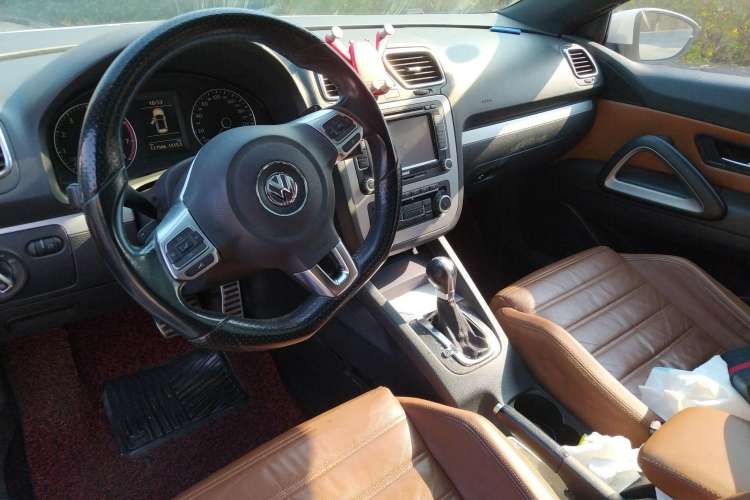 Used Volkswagen Scirocco 2010 2.0 TSI Luxury Edition Center Console