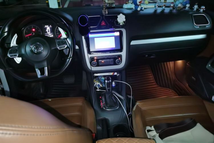 Used Volkswagen Scirocco 2010 2.0 TSI Sport Edition Center Console