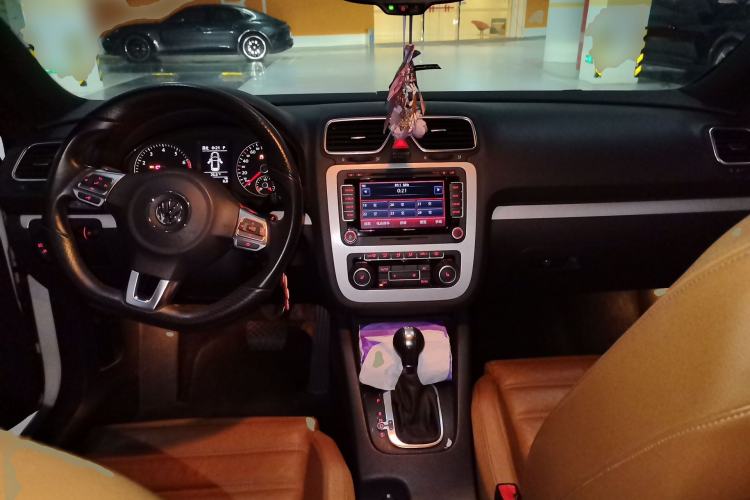 Used Volkswagen Scirocco 2010 2.0 TSI Luxury Edition Center Console