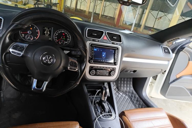 Used Volkswagen Scirocco 2010 2.0 TSI Luxury Edition Center Console