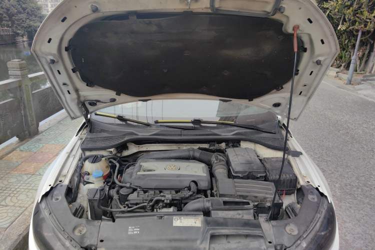 Used Volkswagen Scirocco 2010 2.0 TSI Sport Edition Engine Bay