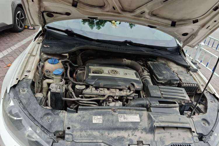 Used Volkswagen Scirocco 2010 2.0 TSI Luxury Edition Engine Bay