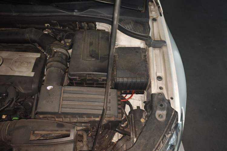 Used Volkswagen Scirocco 2010 2.0 TSI Luxury Edition Engine Bay Left