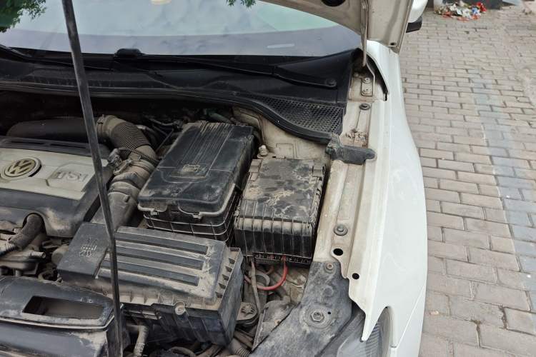 Used Volkswagen Scirocco 2010 2.0 TSI Luxury Edition Engine Bay Left