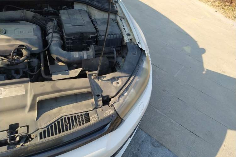 Used Volkswagen Scirocco 2010 2.0 TSI Luxury Edition Engine Bay Left