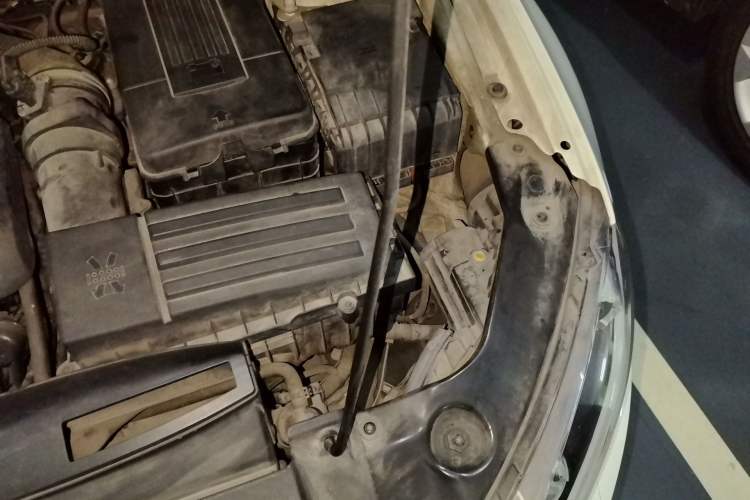 Used Volkswagen Scirocco 2010 2.0 TSI Luxury Edition Engine Bay Left