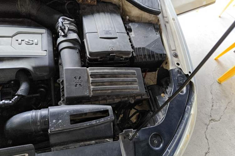Used Volkswagen Scirocco 2010 2.0 TSI Luxury Edition Engine Bay Left