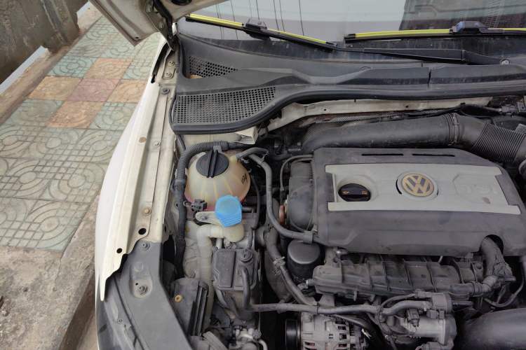 Used Volkswagen Scirocco 2010 2.0 TSI Sport Edition Engine Bay Right