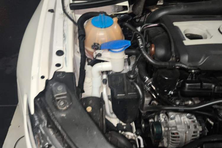 Used Volkswagen Scirocco 2010 2.0 TSI Luxury Edition Engine Bay Right