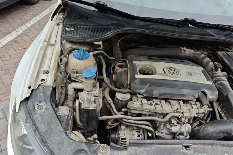 Used Volkswagen Scirocco 2010 2.0 TSI Luxury Edition Engine Bay Right