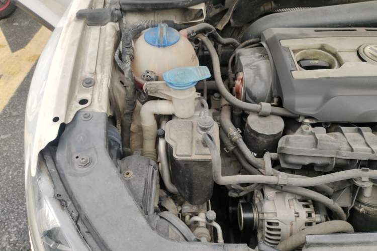 Used Volkswagen Scirocco 2010 2.0 TSI Luxury Edition Engine Bay Right